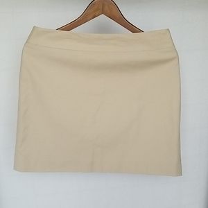 Banana Republic Cream mini skirt